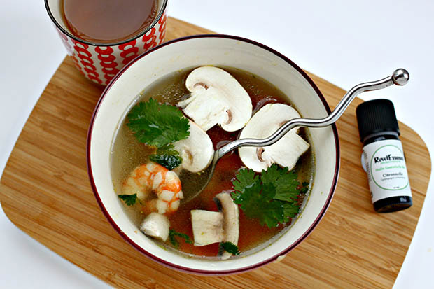 huile-essentielle-citronnelle-bouillon-thai